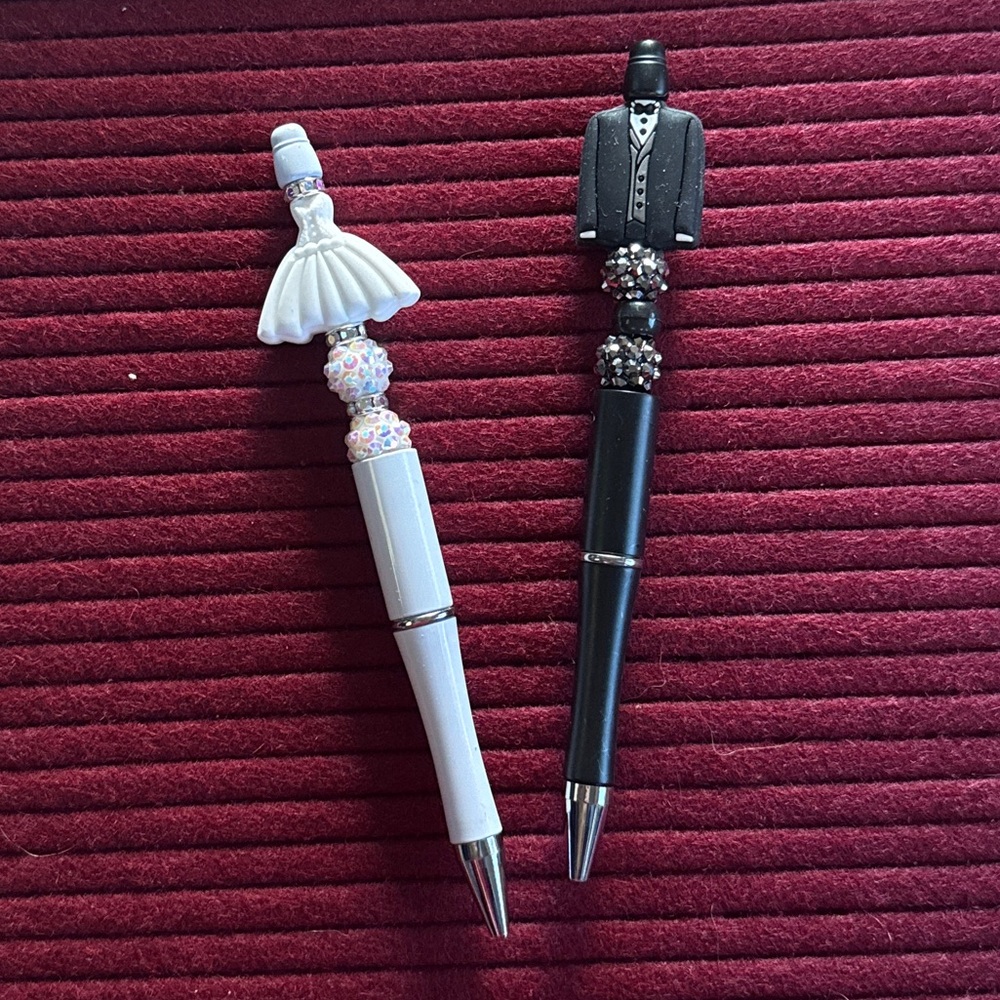 Handcrafted set of 2 Bride and Groom pens